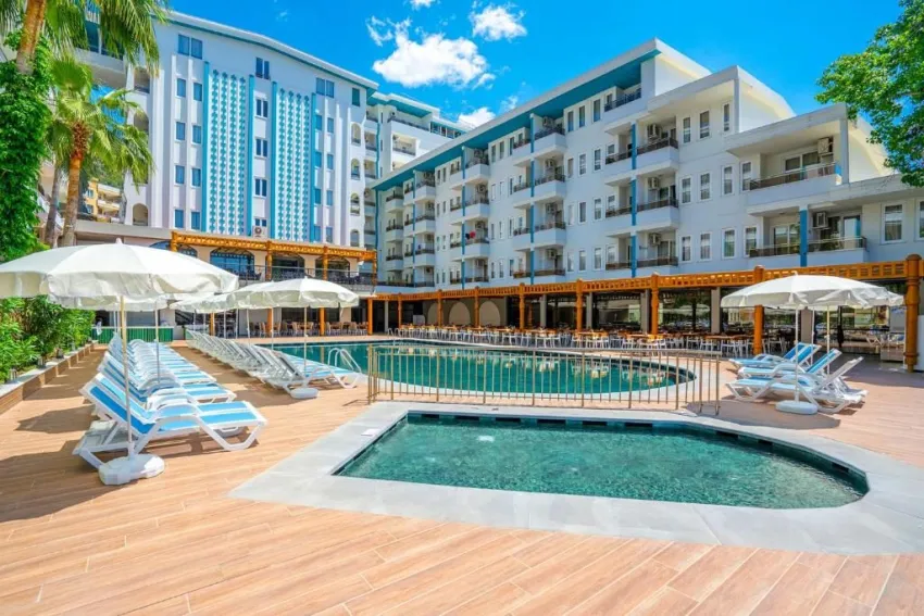 BLUE STAR HOTEL  4*-8