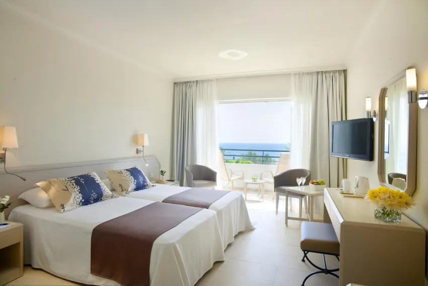 Louis Imperial Beach 4*-2