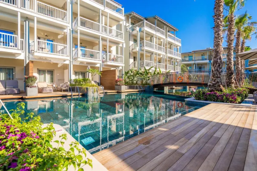 Lara Barut Collection 5*-60