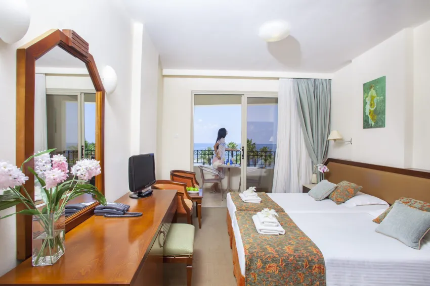 Aquamare Beach Hotel & Spa 4*-1