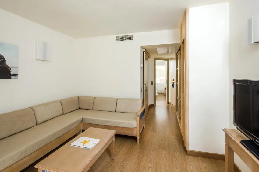 Iberostar Waves Club Cala Barca 4*-29