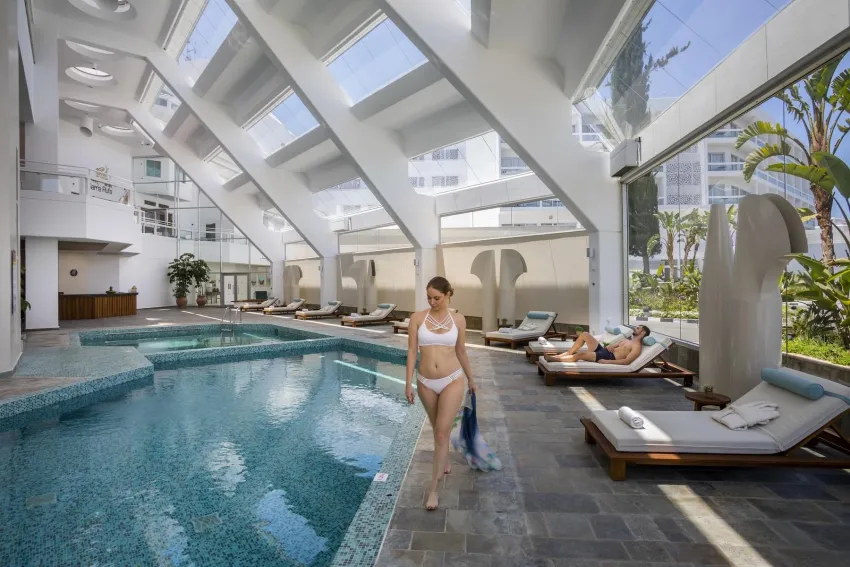 Leonardo Plaza Cypria Maris Beach Hotel and Spa 4*-5