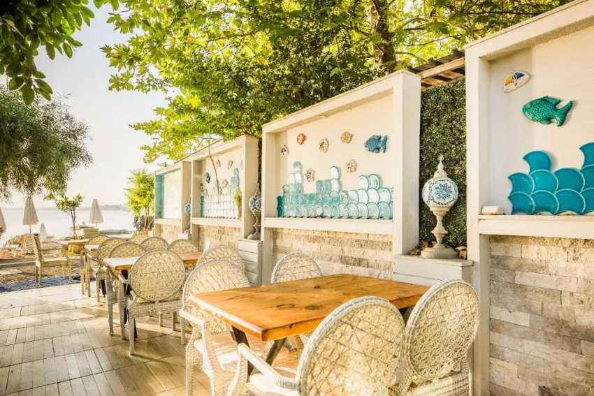 LEDA BEACH HOTEL  3*-31