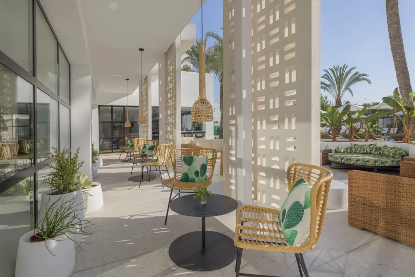HM Ayron Park 5*-202