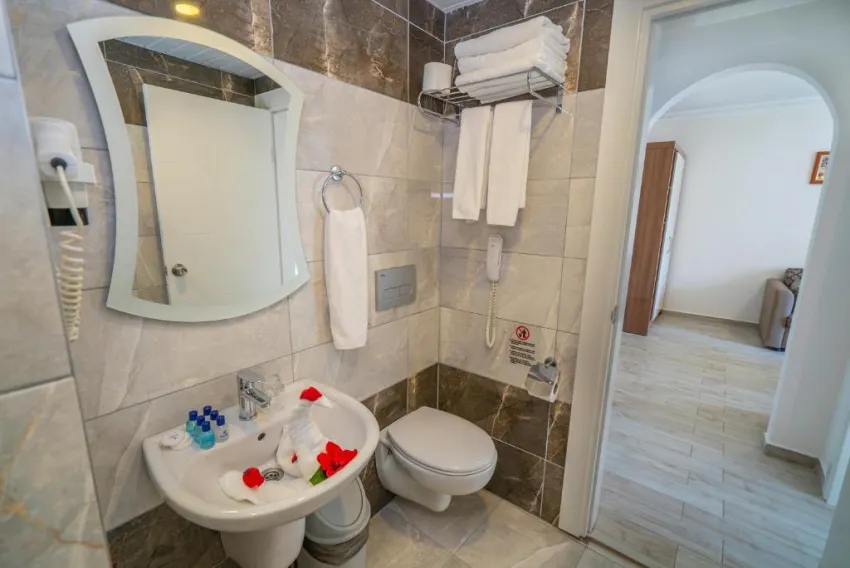 CLUB BIG BLUE SUITE HOTEL  4*-4