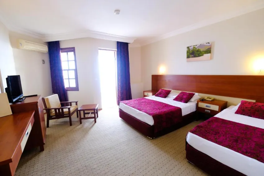 ANITAS HOTEL  4*-7