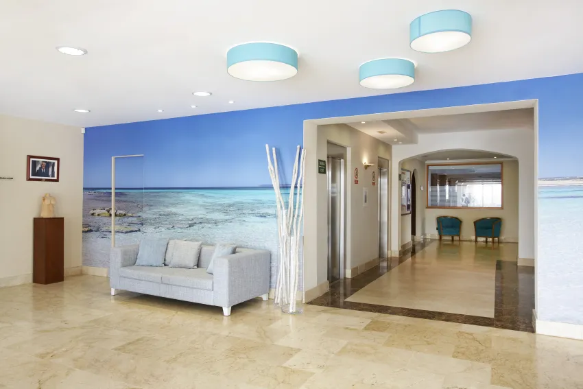 Universal Hotel Marques 4*-2