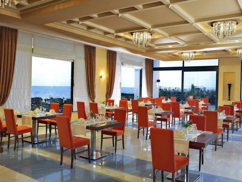 Grand Hotel Holiday Resort 4*-13