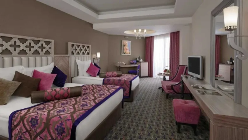 Royal Alhambra Palace 5*-18