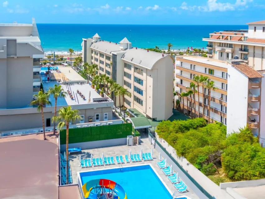 SUN HEAVEN QUEEN  4*-28