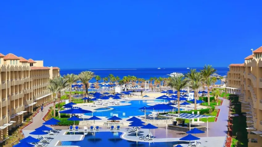AMWAJ BEACH CLUB ABU SOMA  4*-8