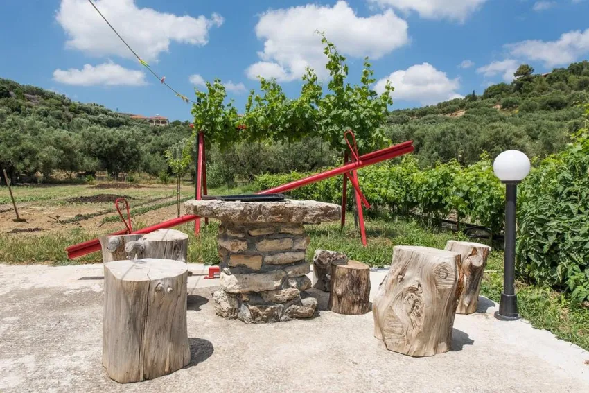 Pension Porto Tsi Ostrias 3*-4