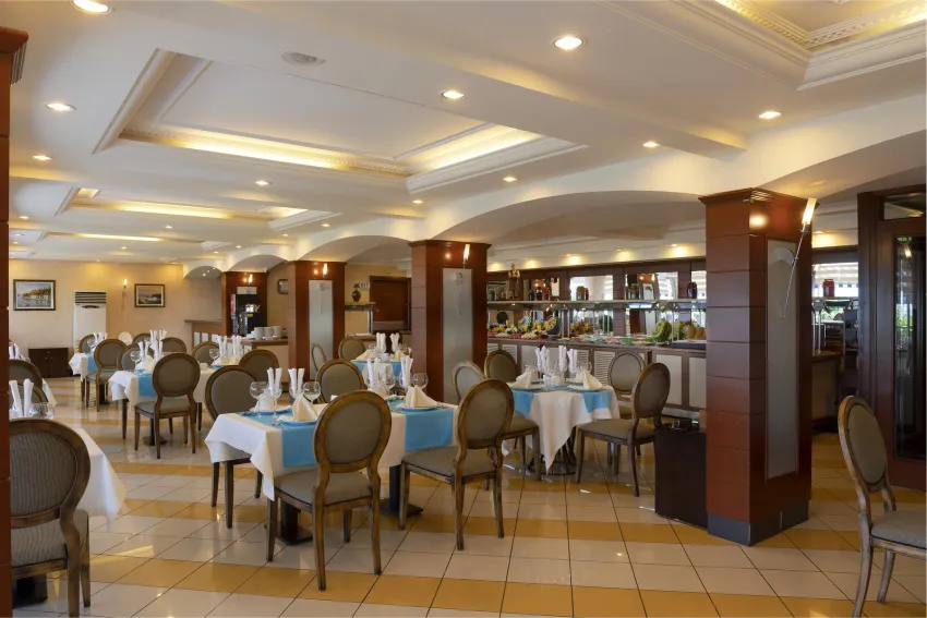 Numa Port Hotel 4*-5