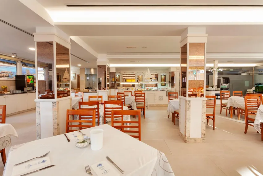 Amoros Hotel 3*-40