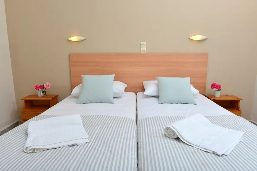 Dennis Studios Alykanas 2*-10