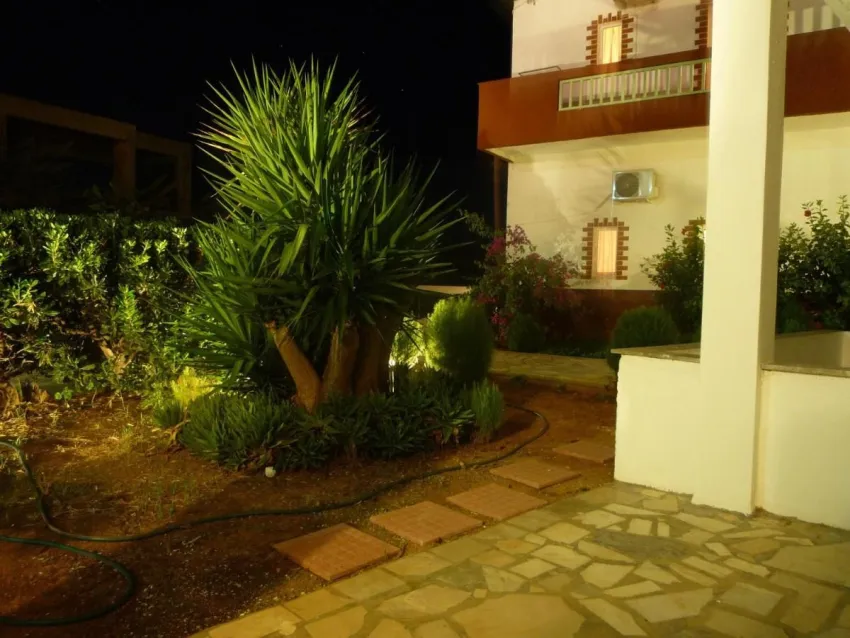 Haris Apartments 3*-6