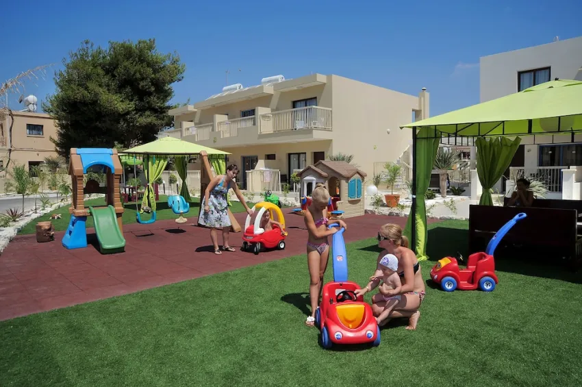 Nelia Gardens 4*-43
