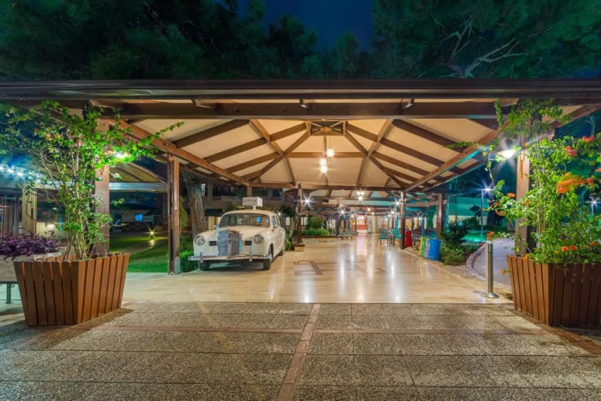 JUSTINIANO PARK CONTI  4*-3