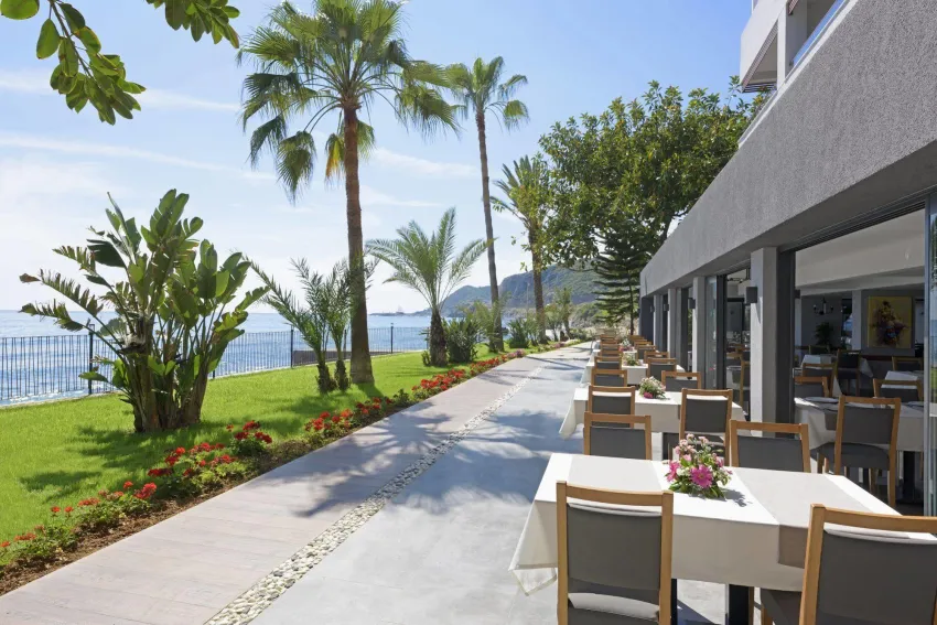 FLORIA BEACH HOTEL  4*-14