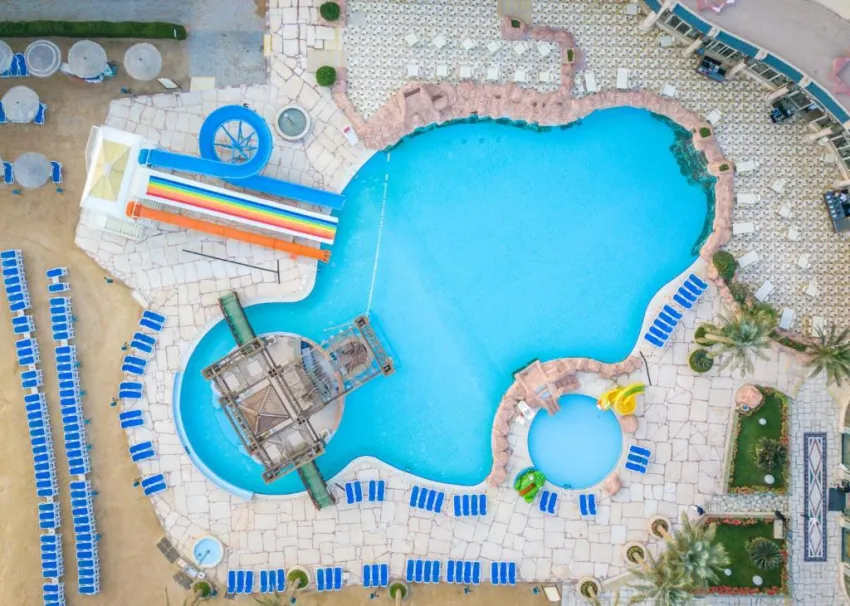 SUNNY DAYS EL PALACIO RESORT & SPA  4*-39