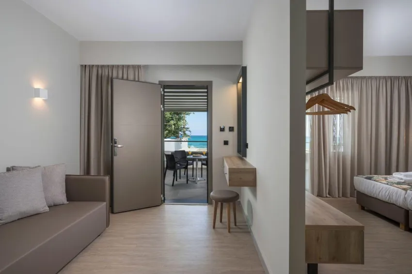 Mare Blue and Suites 4*-17