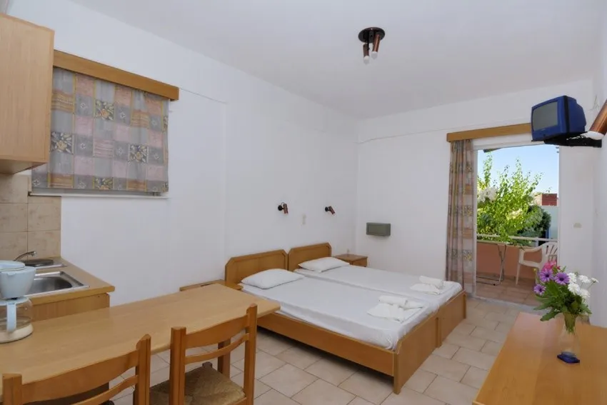 Alexandros Apartments 3*-5