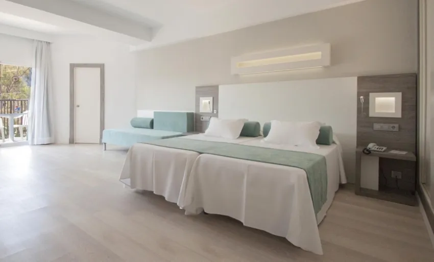 FERGUS Bermudas 4*-23