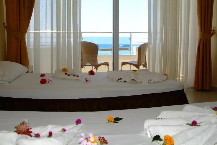 Side Beach Club 3*-9