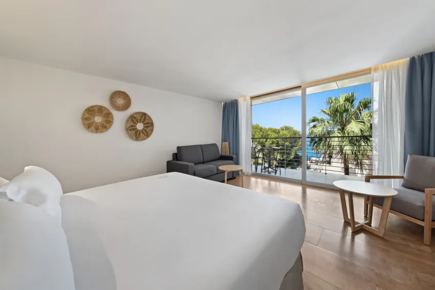 Occidental Cala Viñas 4*-6
