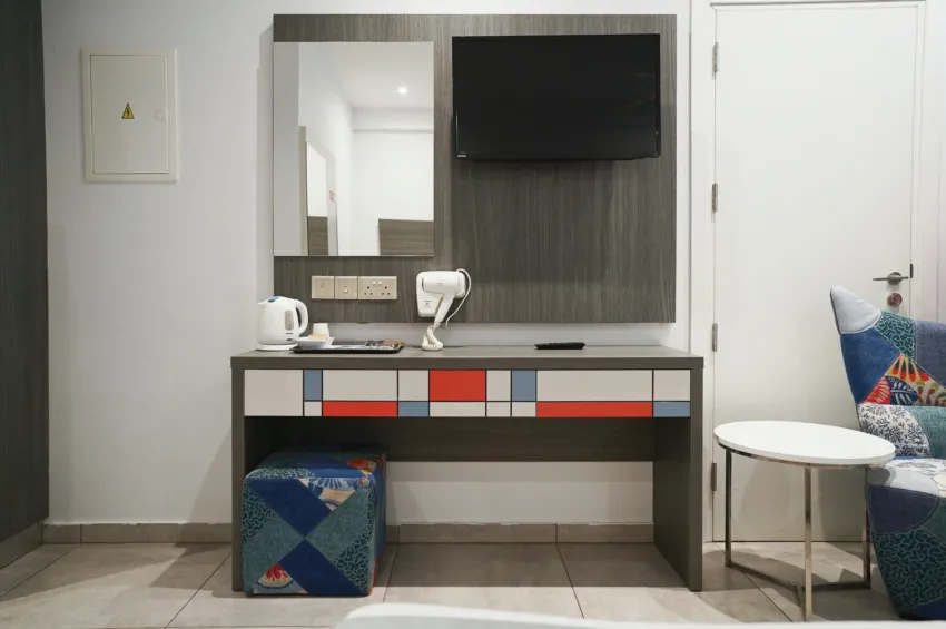 Nicholas Color 3*-23