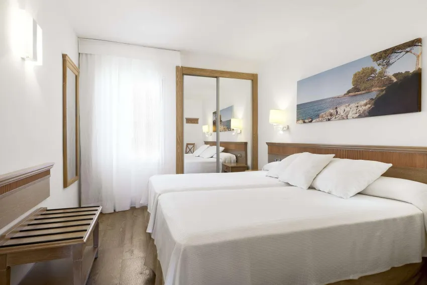 Iberostar Waves Club Cala Barca 4*-48