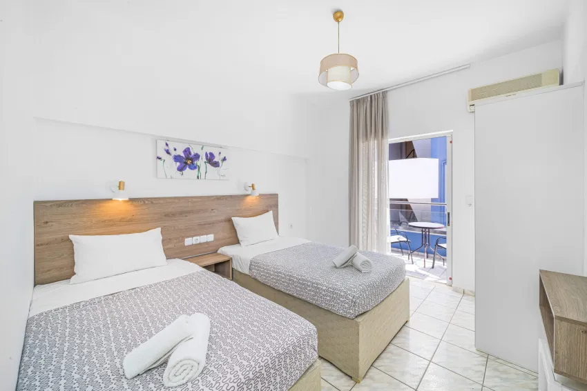 Happy Days Studios 3*-10