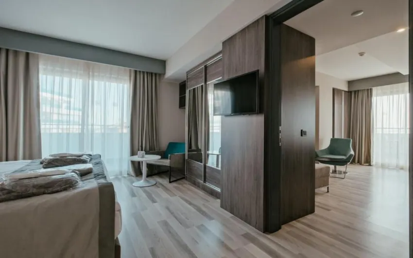 SUNPRIME C LOUNGE (ADULTS ONLY 16+)  5*-39