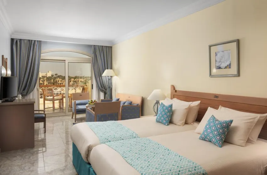 ROYAL LAGOONS RESORT & AQUA PARK  4*-10