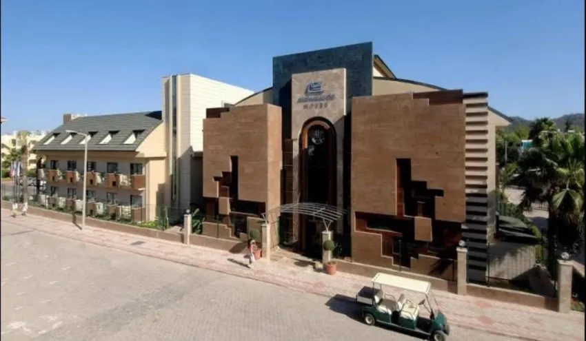 Ambassador Hotel 4*-5