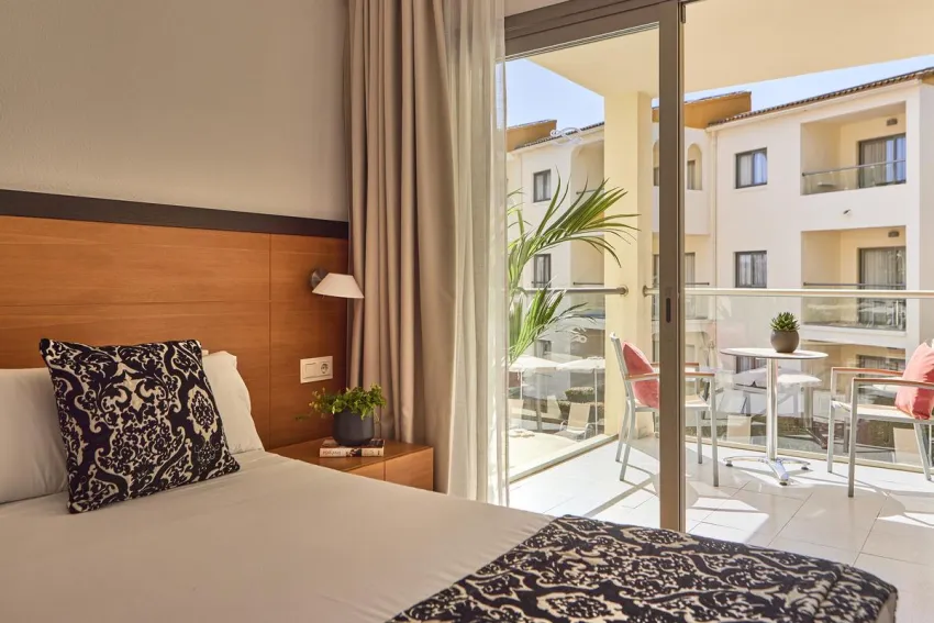 Zafiro Tropic 4*-55