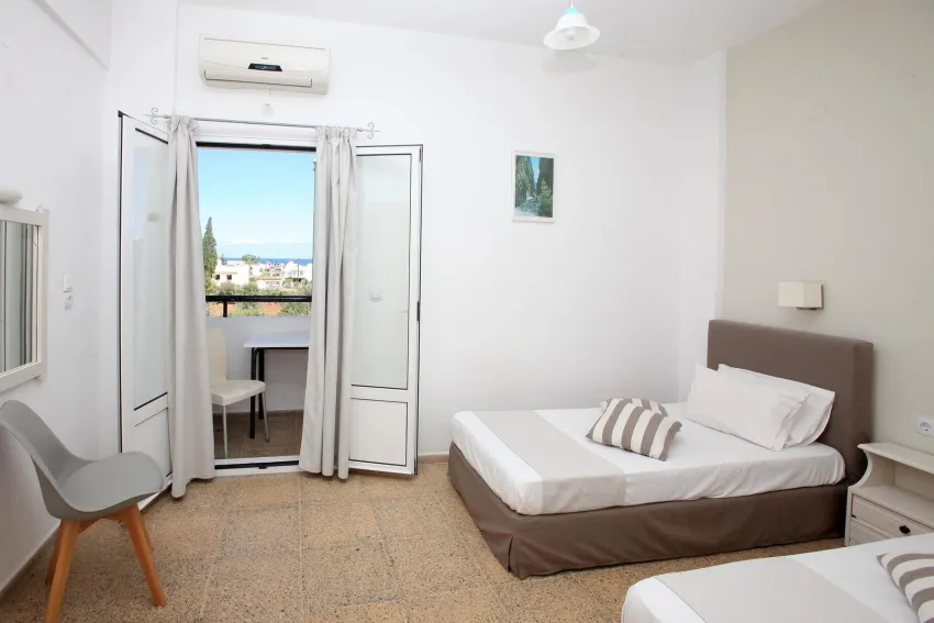 Iraklis Apts 3*-16