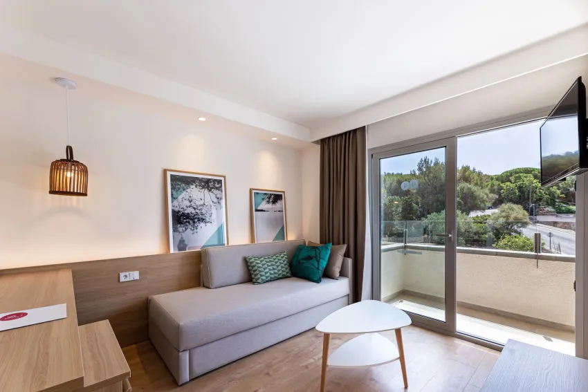 JS Portocolom Suites 4*-8