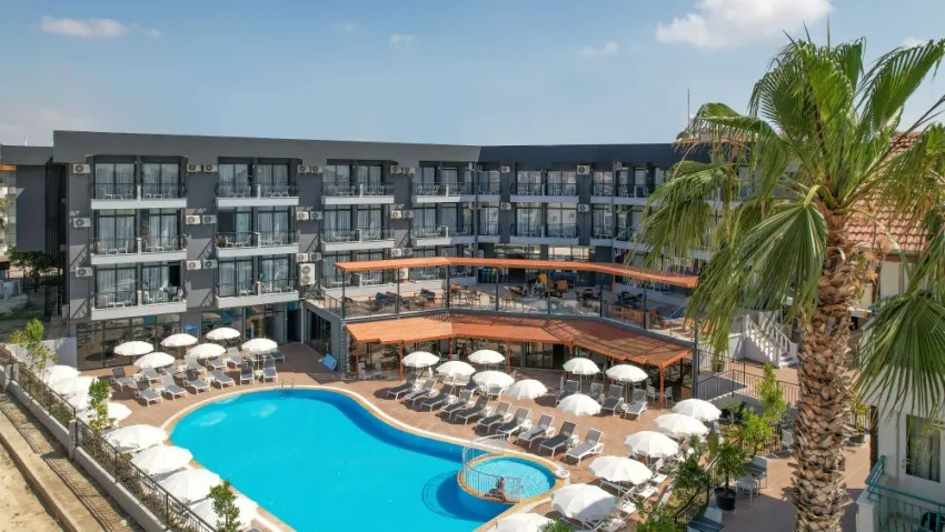 CLOVER MAGIC PARK SIDE HOTEL  4*-6