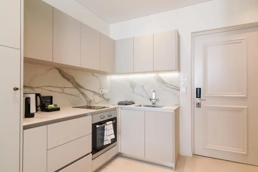 LIV Mackenzie Beach Suites Adults Only 4*-11