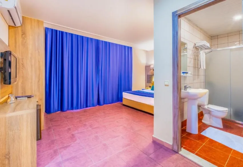 CLUB BIG BLUE SUITE HOTEL  4*-29