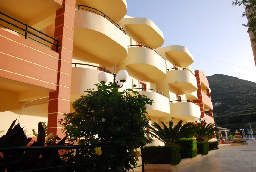 Elpis Studios and Apts 2*-1