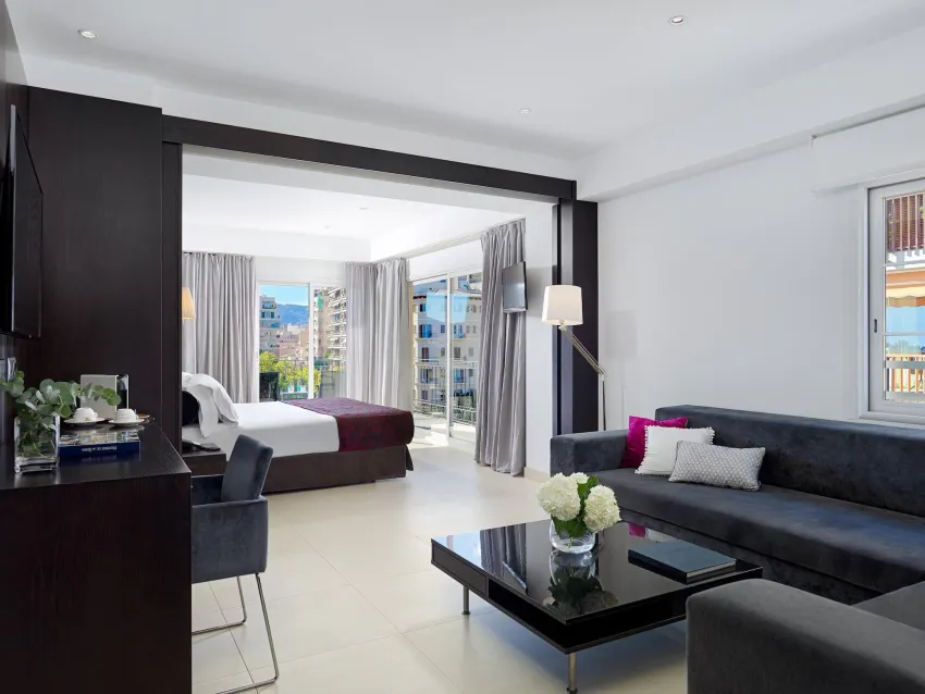 Saratoga Hotel 4*-160