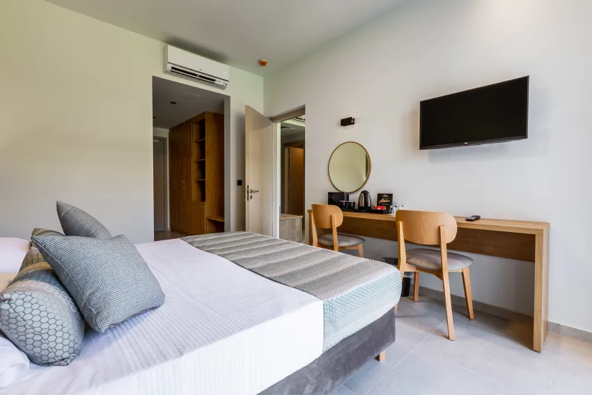 White Olive Elite Laganas 5*-20