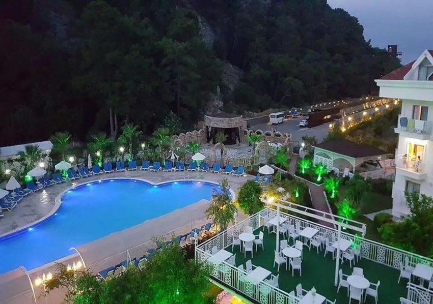 GRAND MIRAMOR HOTEL  4*-12