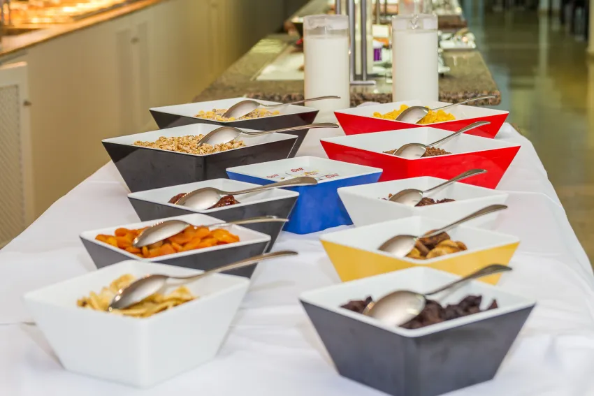 Zafiro Alzinar Mar 4*-27