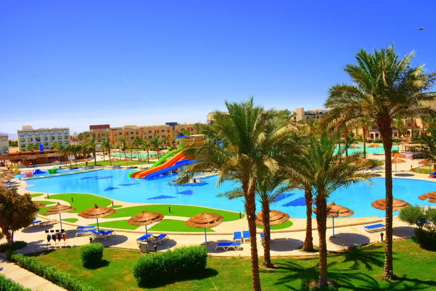 Royal Lagoons Resort & Aqua Park 5*-9